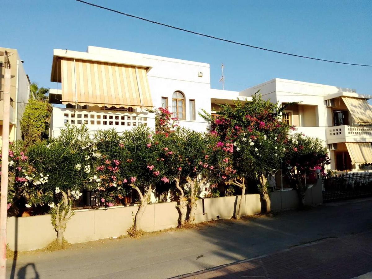 Irini Apartments Platanias  Bagian luar foto