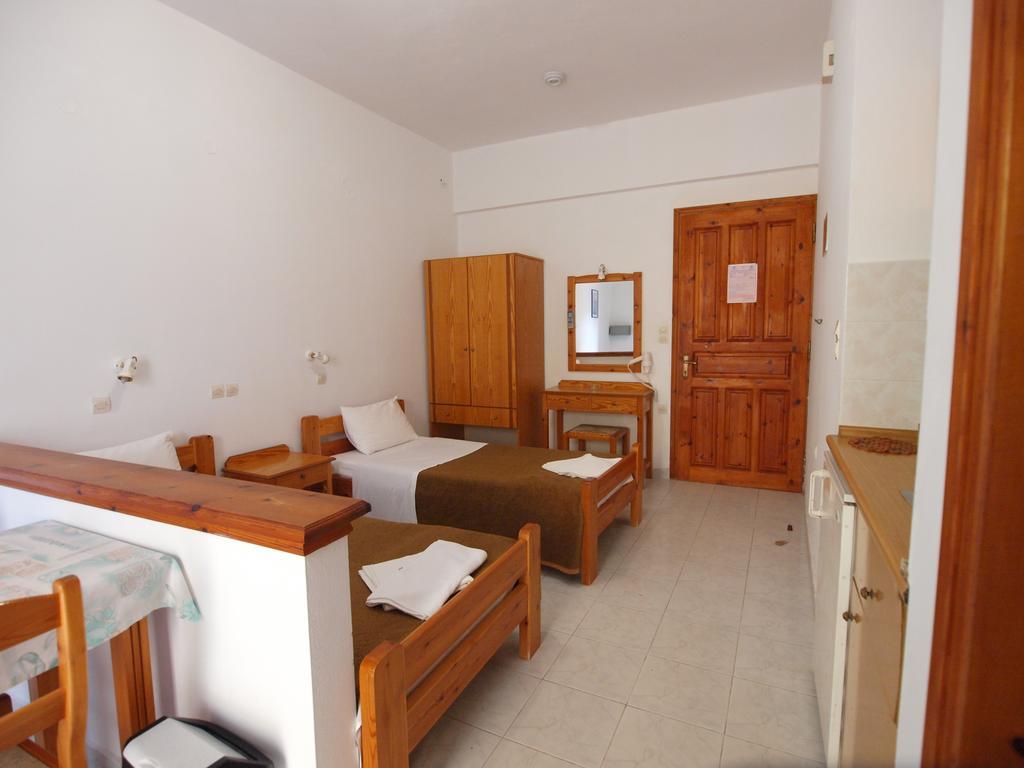 Irini Apartments Platanias  Ruang foto